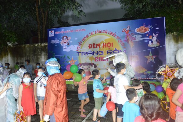 Vui Trung thu cùng các chiến sĩ quân y